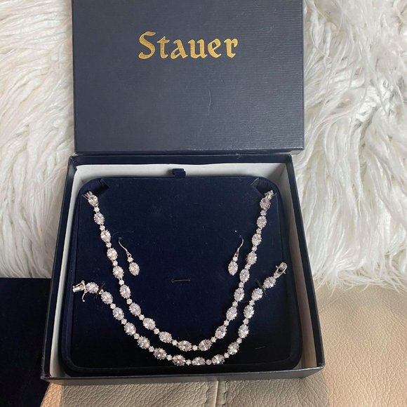 necklace, bracelet and earring set - Picture 2 of 4